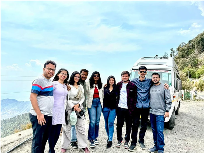 9 Seater Tempo Traveller Hire in Delhi