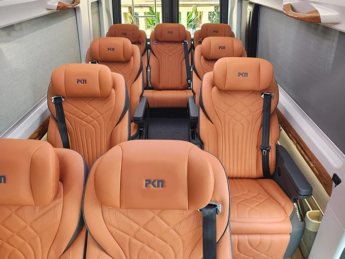 9 Seater Tempo Traveller Delhi