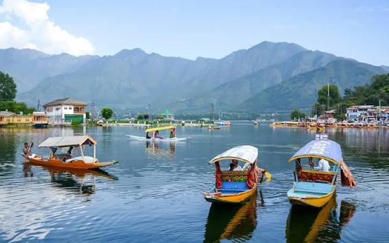 kashmir trip cost